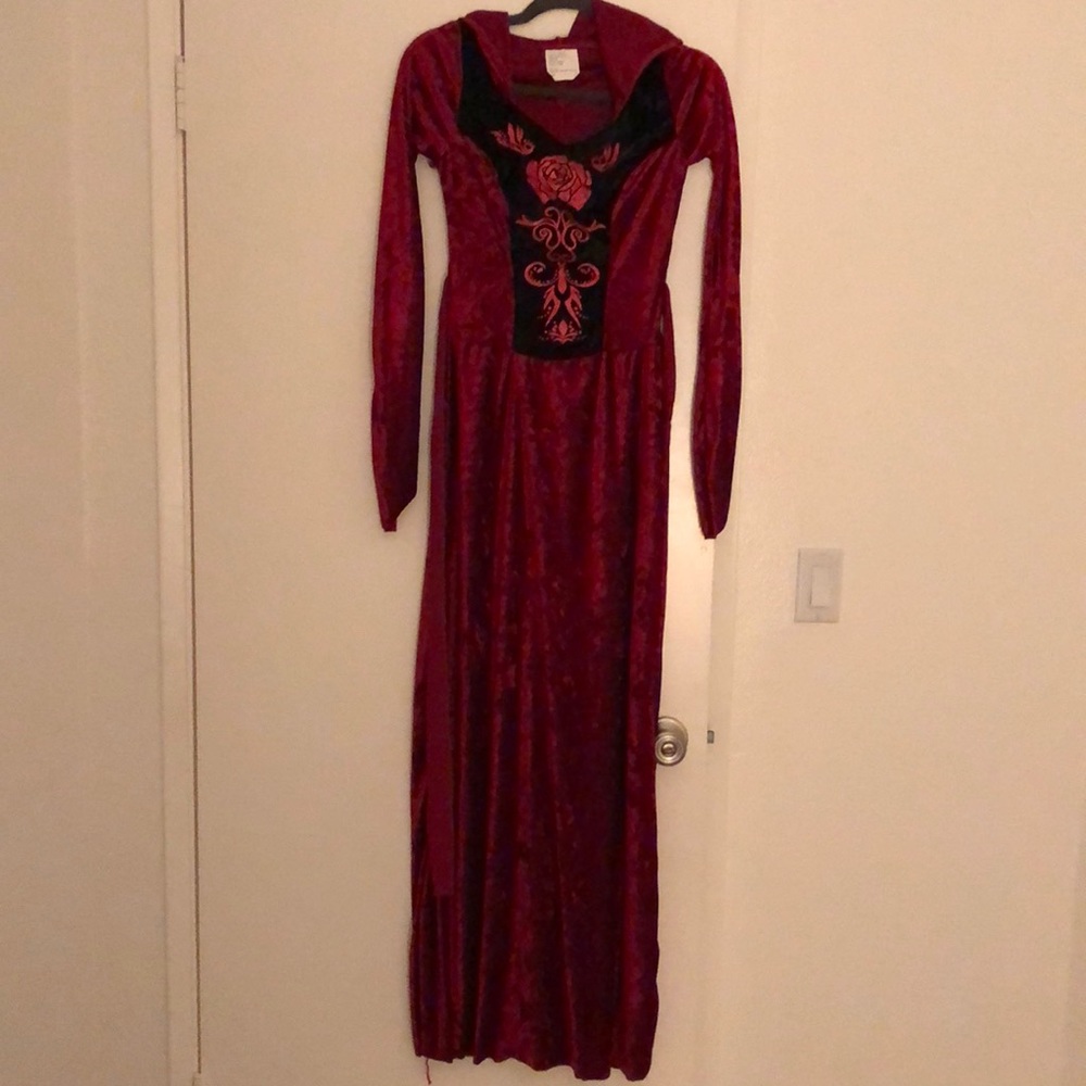 Spencer’s women’s red rose velvet goth hooded costume
